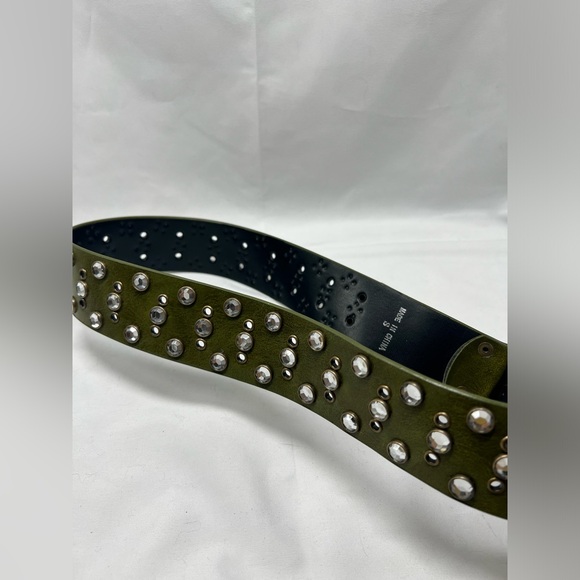 Vintage green leather belt and brass tone hammered like buckle - Picture 4 of 6